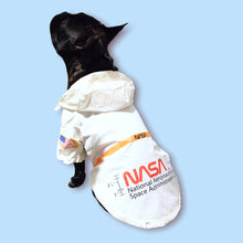 Cargar imagen en el visor de la galería, Impermeable para Perro Chubasquero NASA
